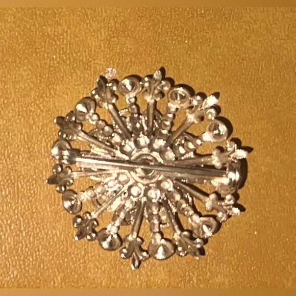 Pink Pin Rhinestones Cluster Brooch Goldtone 1.5 inch VINTAGE - Picture 3 of 4